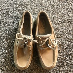 Women’s 6.5 Sperry’s.